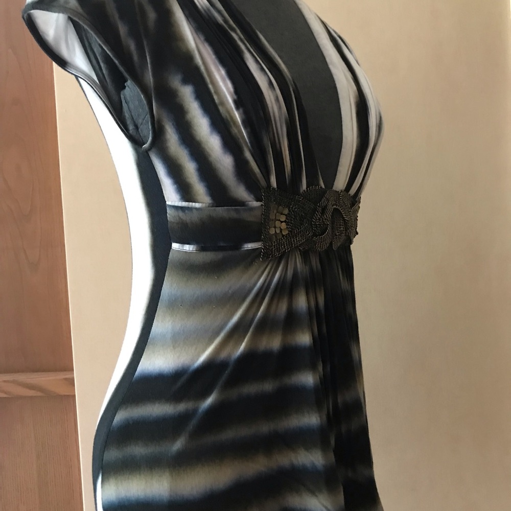 Multicolored top with belt details - Picture 5 of 7